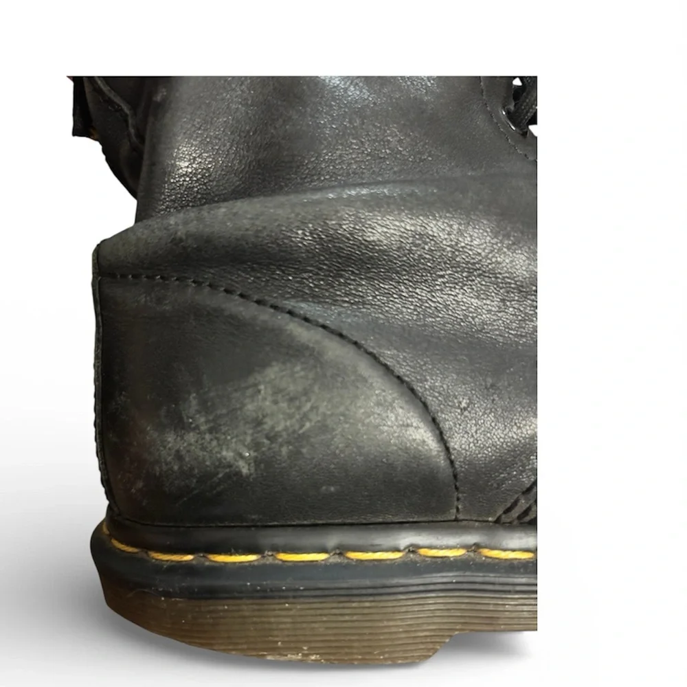 Dr. Marten’s classic combat boots women’s size 9 worn in condition - Picture 10 of 14